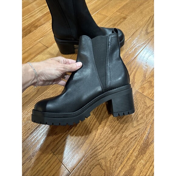 Mia Black Combat Ankle Boots Chunky Size 10 Lug Sole Leather Grunge Biker NEW - Picture 4 of 6